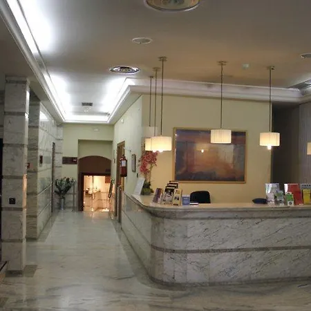 Hotel Yit Conquista De Toledo 3*